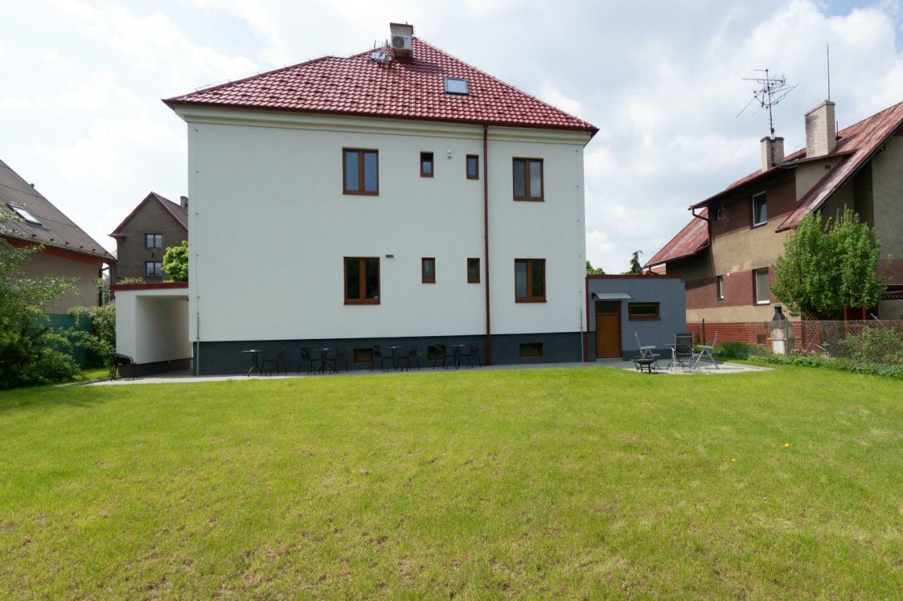 Villa U Areny Ostrava Bagian luar foto